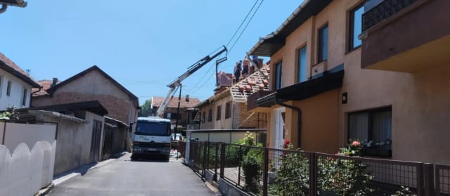 Dostava materijala uz pomoć dizalice